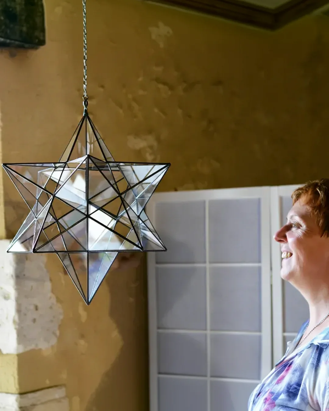 Catherine et sa Merkabah suspendue